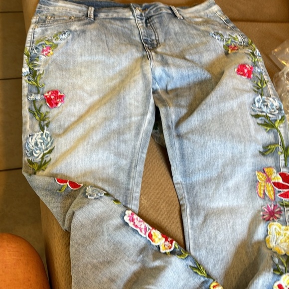Womens 70’s Floral Embroidered High-Rise Bell Bottom Flare Jeans Denim Pants - Picture 8 of 10